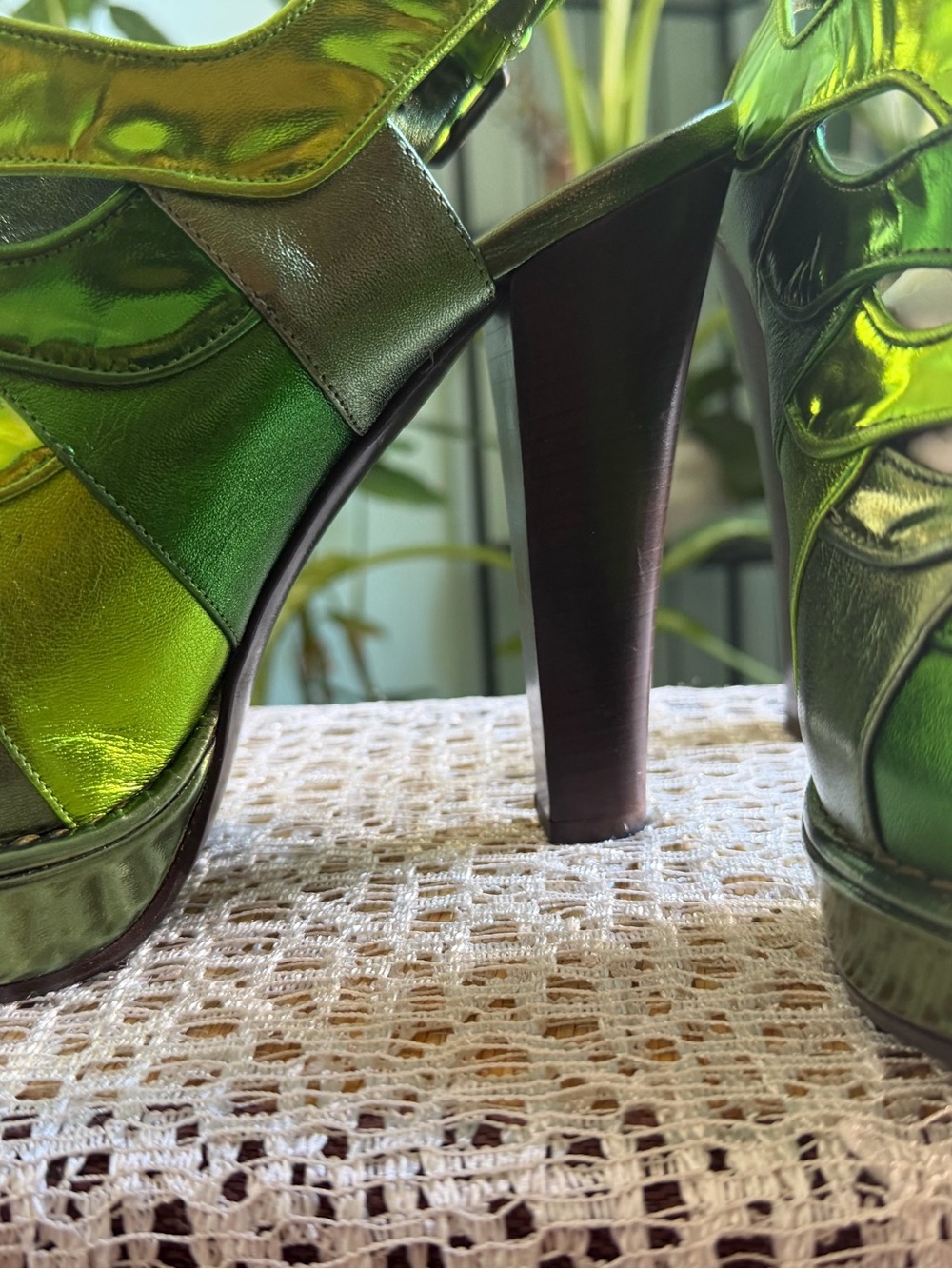 Bottega Veneta Metallic Green Leather Strappy Platform Heels - Picture 4 of 7